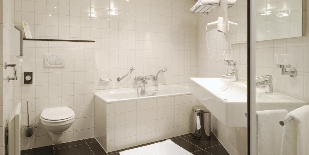 Hotel Creusen Эпен Экстерьер фото
